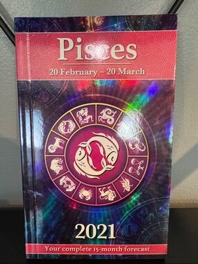 Pisces 2021 Forecast Book – Pink and Purple